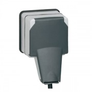 Розетка с крышкой системы "lock 66" Legrand Plexo IP66